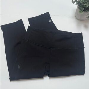 Lululemon Smooth Stride Crop Black Size 4